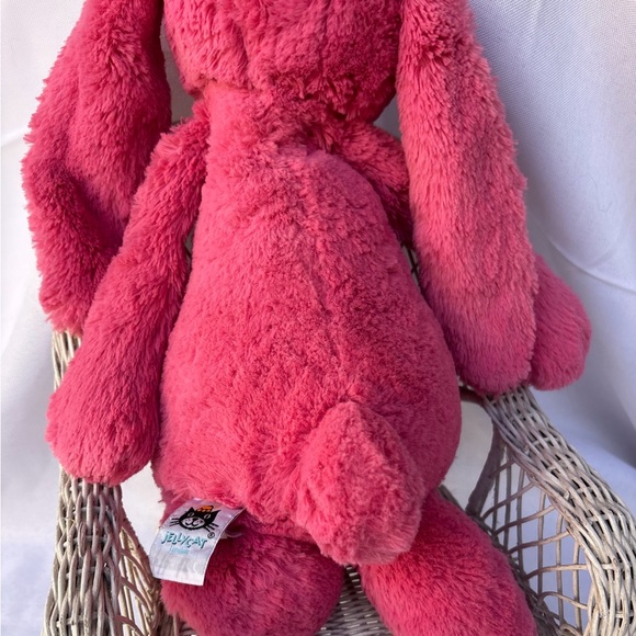 Jellycat STRAWBERRY BUNNY Dark Pink Rabbit RETIRED 14" Rare Heart shape nose - Picture 5 of 8